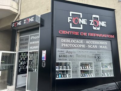 Devanture de Fone Zone, 5 rue Marco del Ponte à Cannes